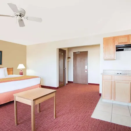 Hawthorn Suites By Wyndham Albuquerque-3